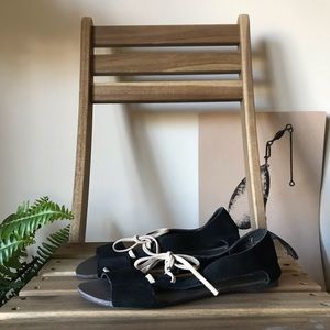 urban outfitters laced black cut out sandals